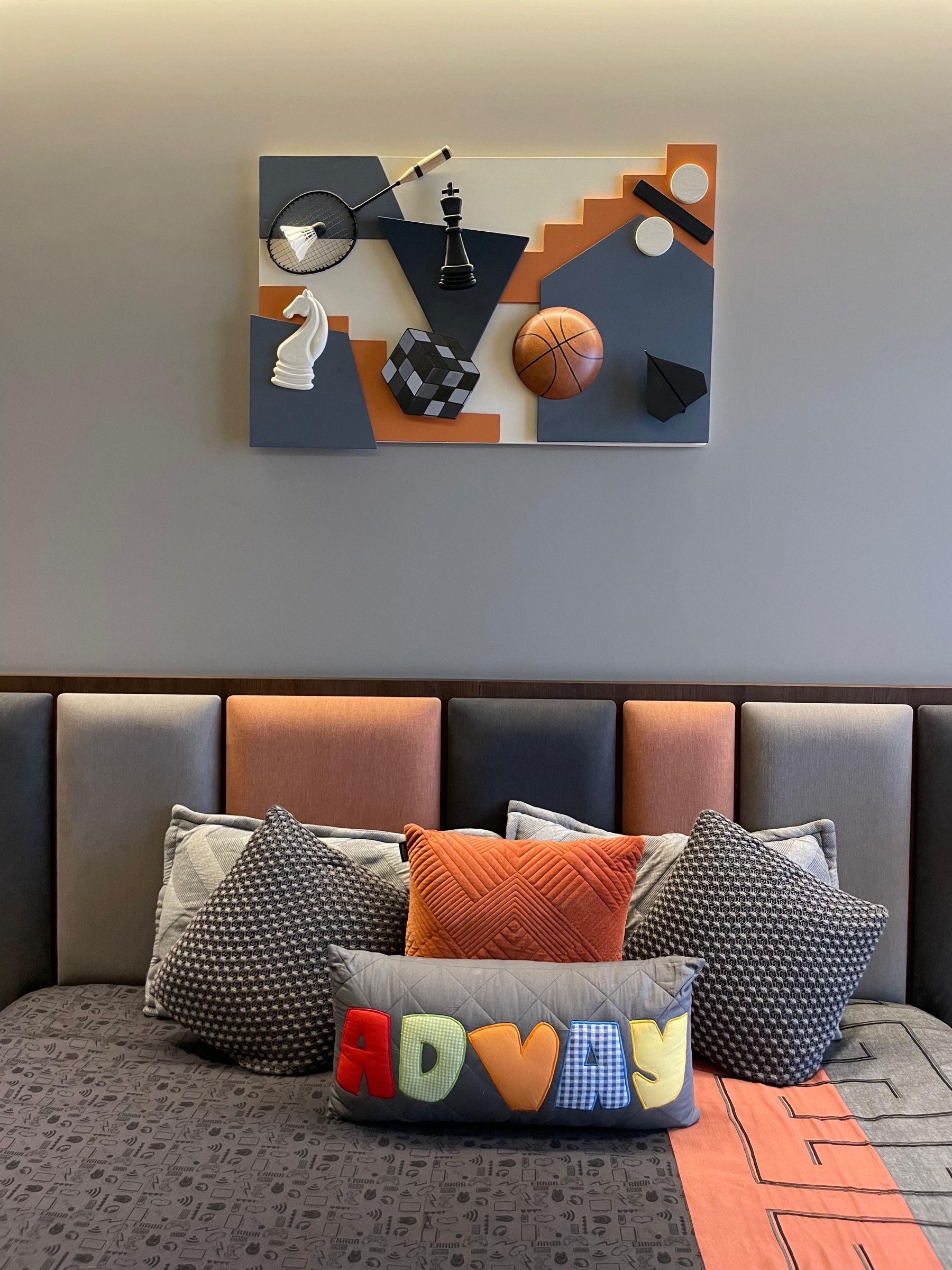 A bespoke commission by The Artemist.